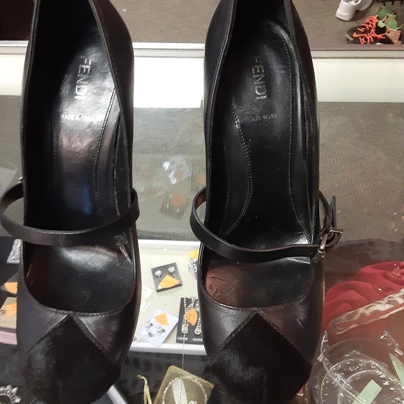 FENDI PUMPS - Picture 1 of 4